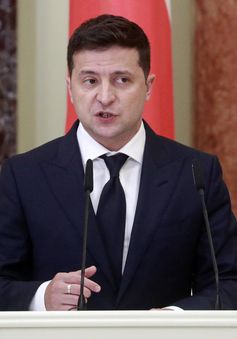 Tổng thống Ukraine Volodymyr Zelenskiy nhập viện điều trị COVID-19