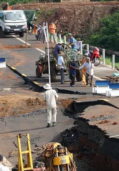 Lên phương án khắc phục đường tránh gần 250 tỷ vừa hoàn thành đã “nát”