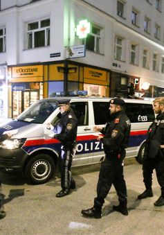 Thủ tướng Áo: Các vụ nổ súng tại thủ đô Vienna chắc chắn là tấn công khủng bố