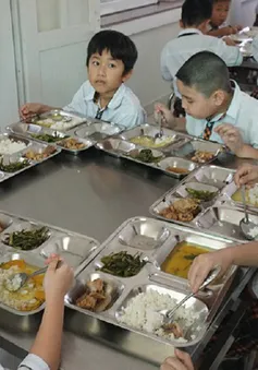 Hà Nội nghiêm cấm để thực phẩm không đảm bảo vào trường học có bán trú