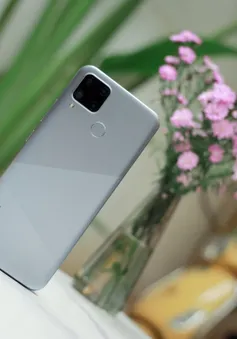 Trên tay Realme C15: Màn hình 6,5 inch, 4 camera sau, pin 6.000 mAh