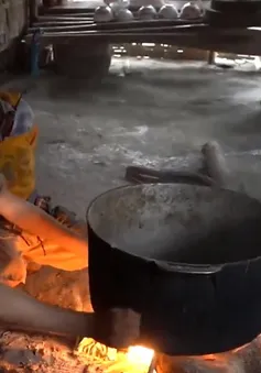 Ước mơ làm cô giáo của bé gái có bố mẹ mắc bệnh thần kinh