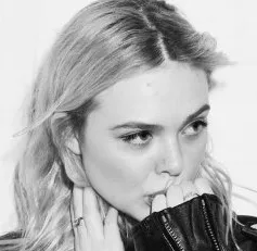 Elle Fanning biến hóa trên Glamour