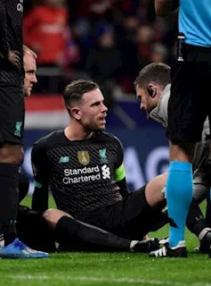 Liverpool hốt hoảng thông báo tình hình của thủ quân Henderson