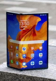 Huawei ra mắt smartphone màn hình gập Mate Xs giá 2.700 USD