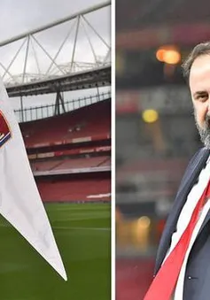 Ông chủ Olympiakos nhiễm COVID-19, từng dự khán trận gặp Arsenal