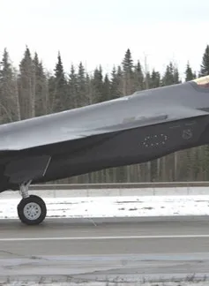 Mỹ triển khai máy bay F-35 sát cửa ngõ Nga