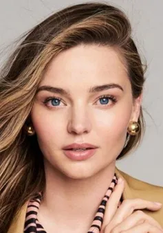 Miranda Kerr - Gái 3 con vẫn mòn con mắt