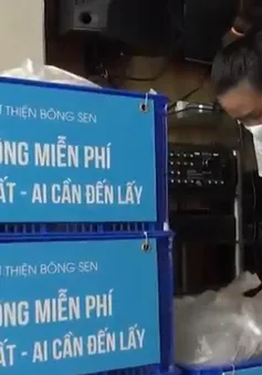 Người dân TP.HCM tương thân tương ái, cùng vượt qua khó khăn trong dịch COVID-19