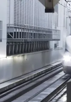 Tàu cao tốc Shinkansen thế hệ mới - "Khách sạn di động" với vận tốc gần 300 km/h