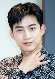 Thâm cung bí sử chuyện hẹn hò của Taecyeon (2PM) bị bạn bè tiết lộ