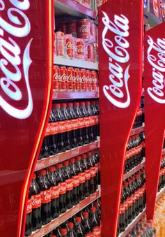 Coca-Cola tạm dừng quảng cáo trên tất cả nền tảng truyền thông mạng xã hội