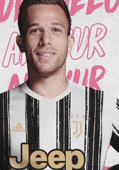 Arthur Melo cập bến Turin, Juventus sắp nổ bom tấn