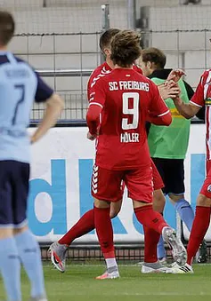 Freiburg 1-0 Monchengladbach: Trả giá vì phung phí cơ hội (Vòng 30 Bundesliga)