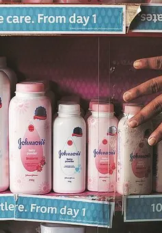 Nhiều tổ chức quốc tế kêu gọi J&J ngừng bán phấn rôm Baby Powder