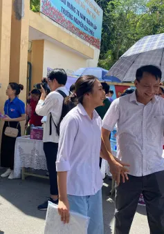 Hà Nội xác minh việc thí sinh đến muộn không được dự thi vào lớp 10