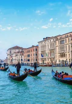 Kênh đào nổi tiếng nhất Italy không cho du khách lên thuyền Gondola nếu “thừa cân”