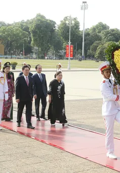 Lãnh đạo Đảng, Nhà nước đặt vòng hoa, tưởng niệm các anh hùng liệt sỹ nhân ngày 27/7