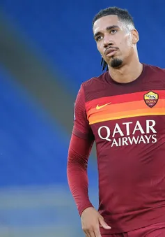 Man Utd muốn bán đứt Chris Smalling cho AS Roma