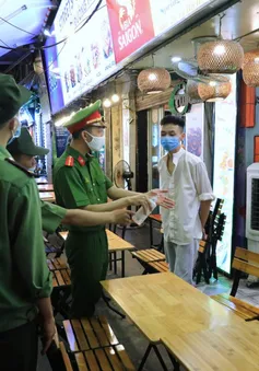 Hà Nội yêu cầu tạm đóng cửa quán ăn chưa đảm bảo đủ giãn cách