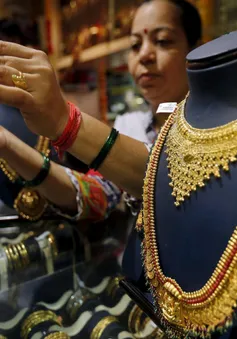 Tại sao người Ấn Độ bớt mê vàng?