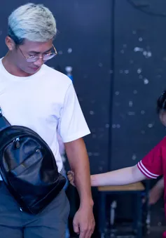 Thiên Vương MTV quấn quýt bên con gái trong hậu trường "100 Triệu 1 phút"