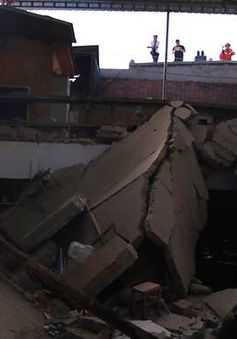 Nhà hàng 2 tầng đổ sập ở Trung Quốc, ít nhất 17 người thiệt mạng