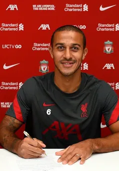 Liverpool chính thức ký hợp đồng với Thiago Alcantara