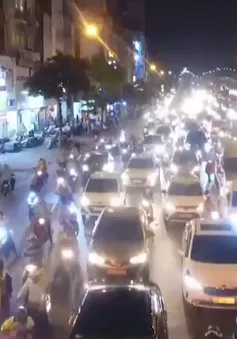 Dù đã mở rộng, đường Trường Chinh lại ùn tắc nghiêm trọng hơn