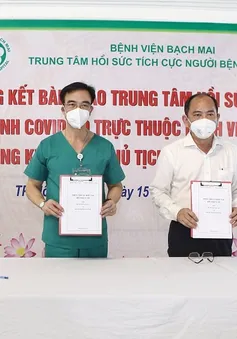 Bệnh viện Bạch Mai bàn giao Trung tâm Hồi sức tích cực người bệnh COVID-19 cho Bệnh viện Nhân dân Gia Định