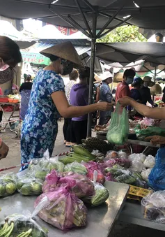 Đi chợ trong tình hình mới: Mua nhanh, bán lẹ