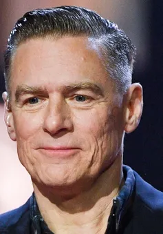 Bryan Adams buộc phải hủy sự kiện do nhiễm COVID-19