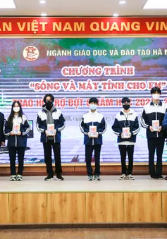 2.000 máy tính bảng kèm giải pháp học tập mobiEdu dành cho học sinh khó khăn