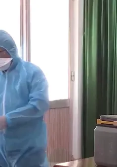 Những chiến sĩ áo trắng trên tuyến đầu chống dịch