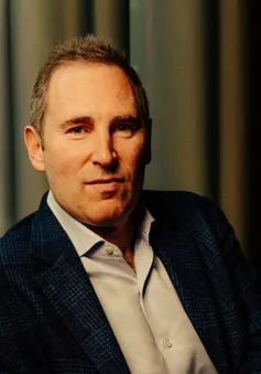 Andy Jassy: Người kế vị đế chế hơn 1.600 tỷ USD tại Amazon là ai?