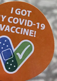 Các quốc gia trên thế giới làm gì để khuyến khích người dân tiêm vaccine COVID-19?