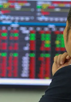 Bloomberg: VN-Index chọc thủng mốc 1.500 điểm trước cuối năm 2021