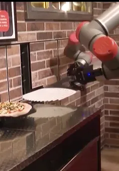 Cửa hàng pizza do robot đảm nhiệm ở Paris, Pháp