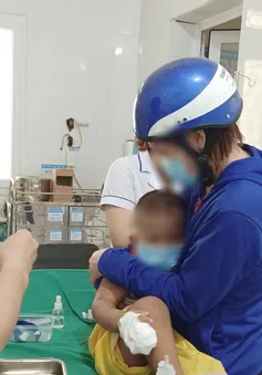 Cảnh báo điện giật ở trẻ nhỏ