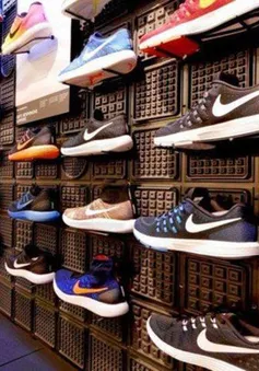 Nike có thể thiếu giày sản xuất tại Việt Nam