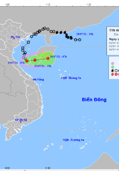 Áp thấp nhiệt đới cách Hà Tĩnh 120 km, gây mưa lớn tại Trung Bộ