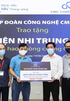 Chung tay với ngành y, người dân phòng chống dịch COVID-19