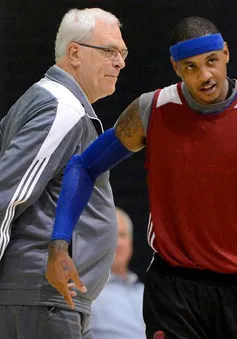 Carmelo Anthony tiết lộ mối bất hòa với cựu HLV Phil Jackson