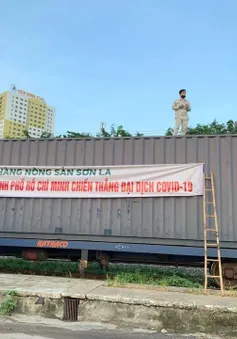 105 tấn nông sản chạy tàu đêm vào Nam hỗ trợ người dân vùng dịch