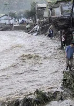 Mưa lớn đổ bộ vào Triều Tiên gây ngập lụt nghiêm trọng