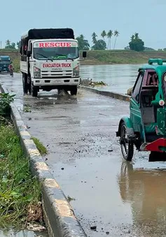 Siêu bão Chanthu đổ bộ Philippines với sức gió "hủy diệt" 260 km/h