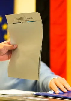 Bầu cử Quốc hội Đức: Phiếu gửi qua bưu điện chưa được kiểm hết, 2 đảng lớn nhất đều tuyên bố thắng cử