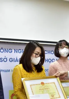 Trao giải thưởng Khoa học và công nghệ cho giảng viên trẻ và sinh viên năm 2021