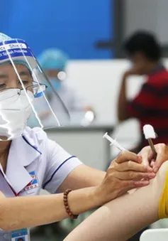 150.000 liều vaccine được tiêm trong ngày đầu Tết Nhâm Dần