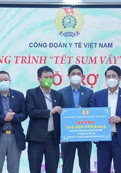 Hỗ trợ 395 triệu đồng cho y bác sĩ Bệnh viện Tuệ Tĩnh bị nợ lương kéo dài